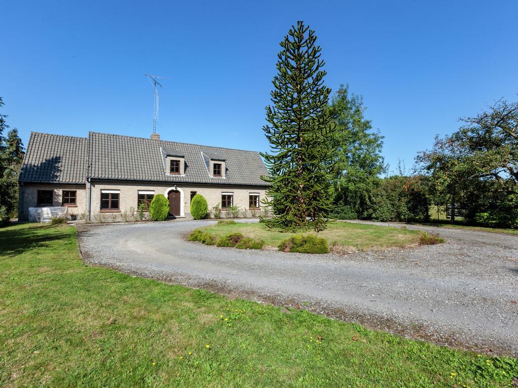 Hébergement de vacances With Large Fenced Garden Near And The Forest