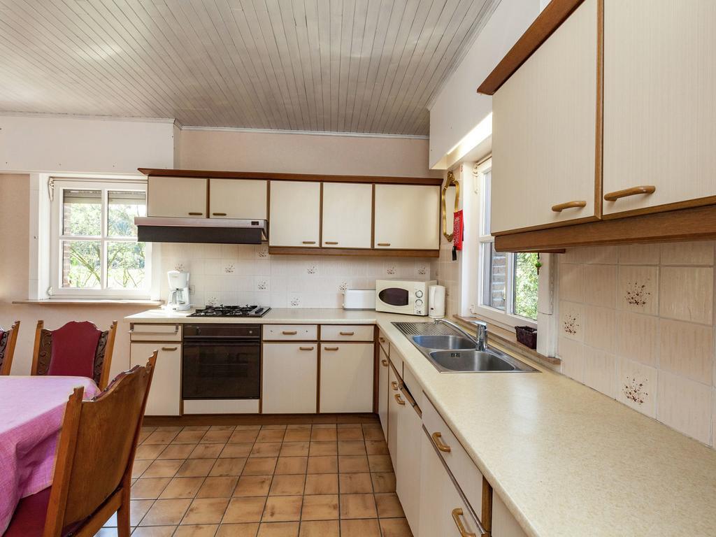 With Large Fenced Garden Near And The Forest Hébergement de vacances *