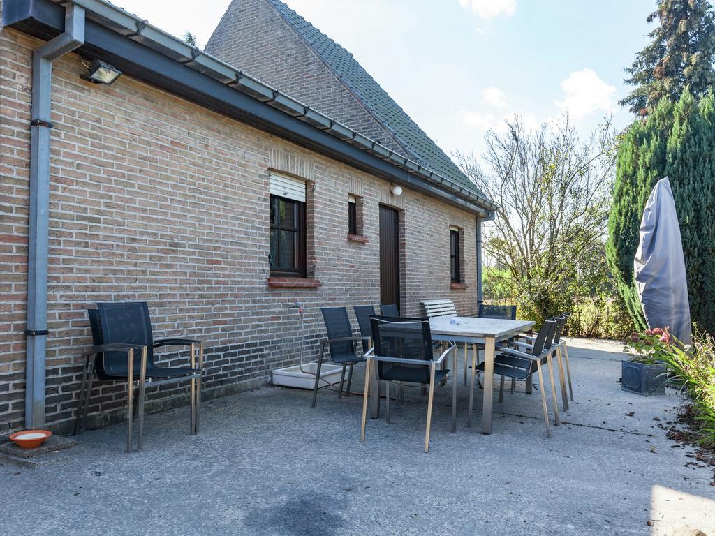 Hébergement de vacances With Large Fenced Garden Near And The Forest *